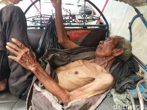 Kisah Tukang Becak Malang dengan Uang Simpanan Rp 49 Juta Kisah Tukang Becak Malang dengan Uang Simpanan Rp 49 Juta