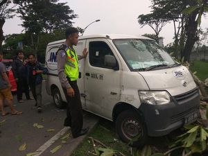 Lokasi Mobil Tabrak Pohon Kamboja Dikenal Angker, Ini Ceritanya Lokasi Mobil Tabrak Pohon Kamboja Dikenal Angker, Ini Ceritanya