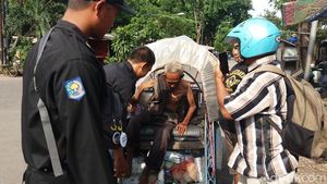 Foto: Asnan, Tukang Becak Jutawan yang Nasibnya Mengenaskan
