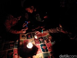 Anak Muda Yogya Isi Earth Hour dengan Mural sampai Main Gangsing