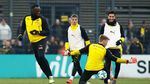 Latihan Perdana Bolt di Lapangan Hijau