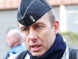 Polisi Prancis yang Tukar Dirinya dengan Sandera Telah Meninggal Polisi Prancis yang Tukar Dirinya dengan Sandera Telah Meninggal