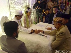 Sah Tapi Kurang Greget! Nikahi Poppy Sovia, Oki Sempat Ulang Ijab Kabul