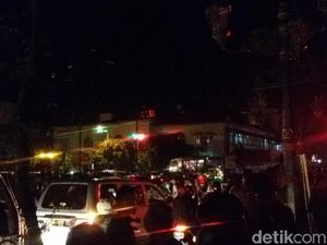 Gedung Agung Gelap, Begini Suasana Earth Hour di Pusat Kota Yogya Gedung Agung Gelap, Begini Suasana Earth Hour di Pusat Kota Yogya