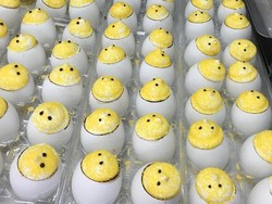 Sambut Paskah, Dominique Ansel Buat Telur Cokelat Berbentuk Persis Alpukat