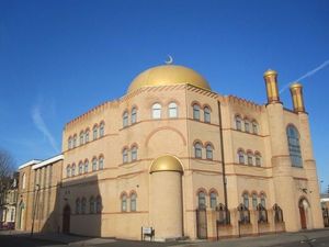 Foto: Masjid di Dekat Markas Mohamed Salah
