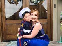 Aksi Menggemaskan Bocah 2 Tahun Wakili Kakaknya di Prom Party