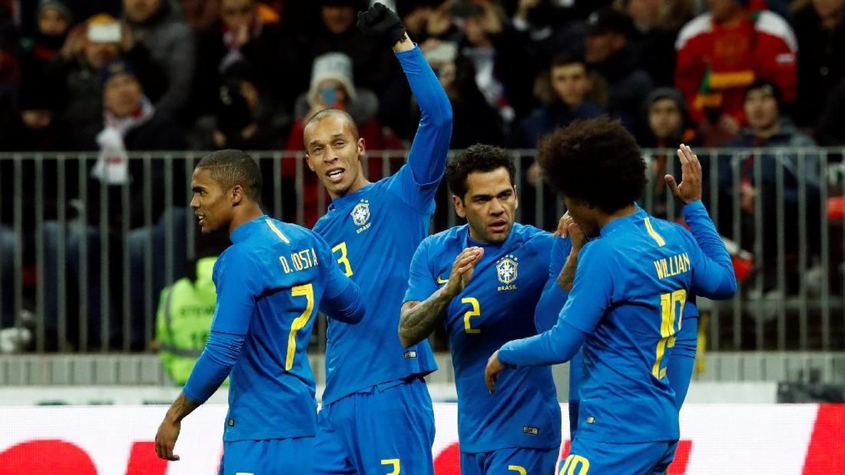 Brasil usai mengalahkan Rusia 3-0 di laga ujicoba. (Foto: Sergei Karpukhin/Reuters)