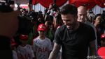 Beckham Sapa Penggemar di Jakarta