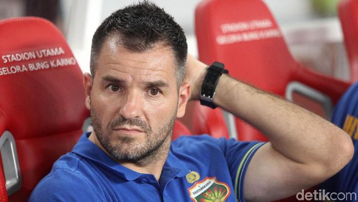 Simon McMenemy merasa terhormat jadi kandidat pelatih Timnas Indonesia. (Foto: Grandyos Zafna) Simon McMenemy merasa terhormat jadi kandidat pelatih Timnas Indonesia. (Foto: Grandyos Zafna)