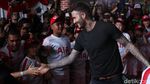 Beckham Sapa Penggemar di Jakarta
