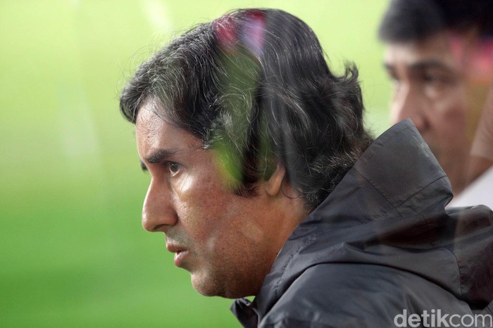Alessandro Stefano Cugurra Rodrigues yang juga dikenal sebagai Stefano Cugurra Teco adalah seorang pelatih sepakbola asal Brasil.