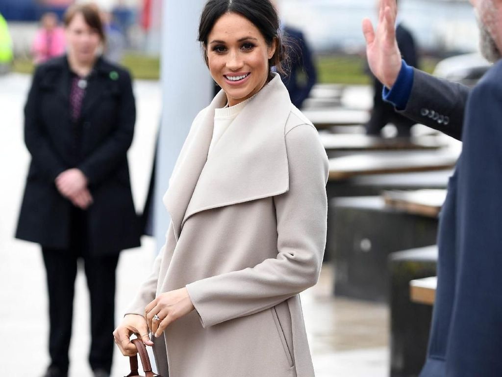Terungkap Lipstik Favorit Meghan Markle Terungkap Lipstik Favorit Meghan Markle