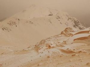 Salju Oranye Jatuh di Timur Eropa, Kok Bisa?