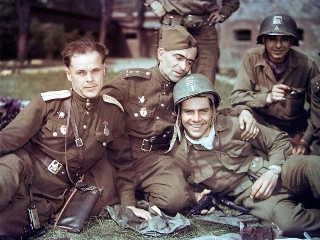 Tentara Jerman Minta Maaf karena Unggah Foto Retro Seragam Nazi Tentara Jerman Minta Maaf karena Unggah Foto Retro Seragam Nazi