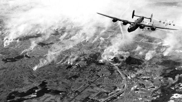 Potret Dramatis Saat-saat Terakhir Kehancuran Nazi