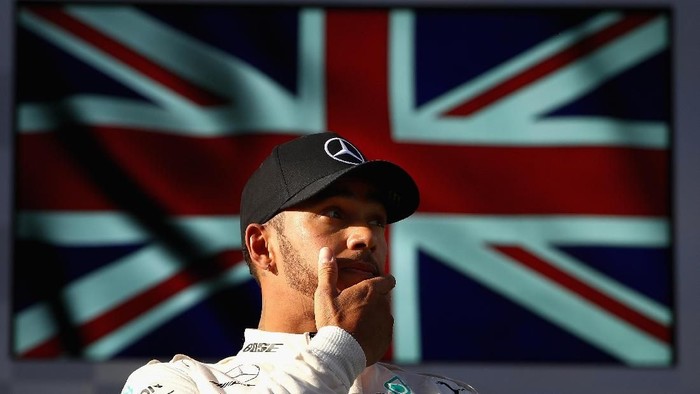 Belum Sempat Hamilton Penuhi Undangan Latihan dengan Arsenal, Wenger Sudah Mau Pergi