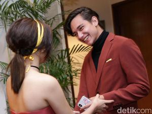 Cerita Adipati Dolken dalam Film Teman Tapi Menikah