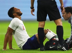 Sementara Joe Gomez hanya kurang beruntung. Cedera engkel yang didapat saat membela Inggris vs Belanda di laga persahabatan Maret lalu memupus harapan bek belia Liverpool itu tampil di Piala Dunia 2018. (Foto: Dean Mouhtaropoulos/Getty Images)