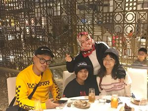 Selain Bergaya Mewah, Astrid Kuya Juga Sering Liburan Sambil Makan Enak