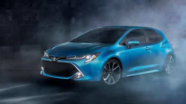 Si Cantik Tapi Bongsor, Toyota Corolla Hatchback