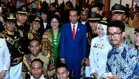 Momen Jokowi dan Keluarga Hadiri Pernikahan Ajudan Ganteng