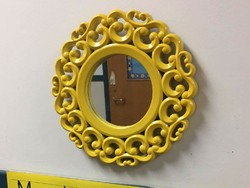 Di Sekolah Ini Ada Cermin Ajaib Agar Murid Makin Pede Lho