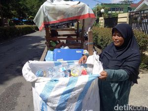 Tolak Jadi Pengemis, Ibu di Makassar Ajak 2 Balitanya Memulung