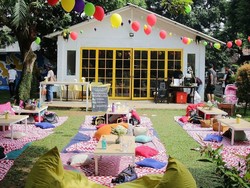 4 Kafe Tema Piknik Ini Bisa Jadi Tempat Santai di Minggu Sore