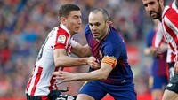 Andres Iniesta tak lagi ditemani Xavi di lapangan tengah Barcelona. Tapi dia masih jadi pemain yang diandalkan sampai kini.(Instagram)