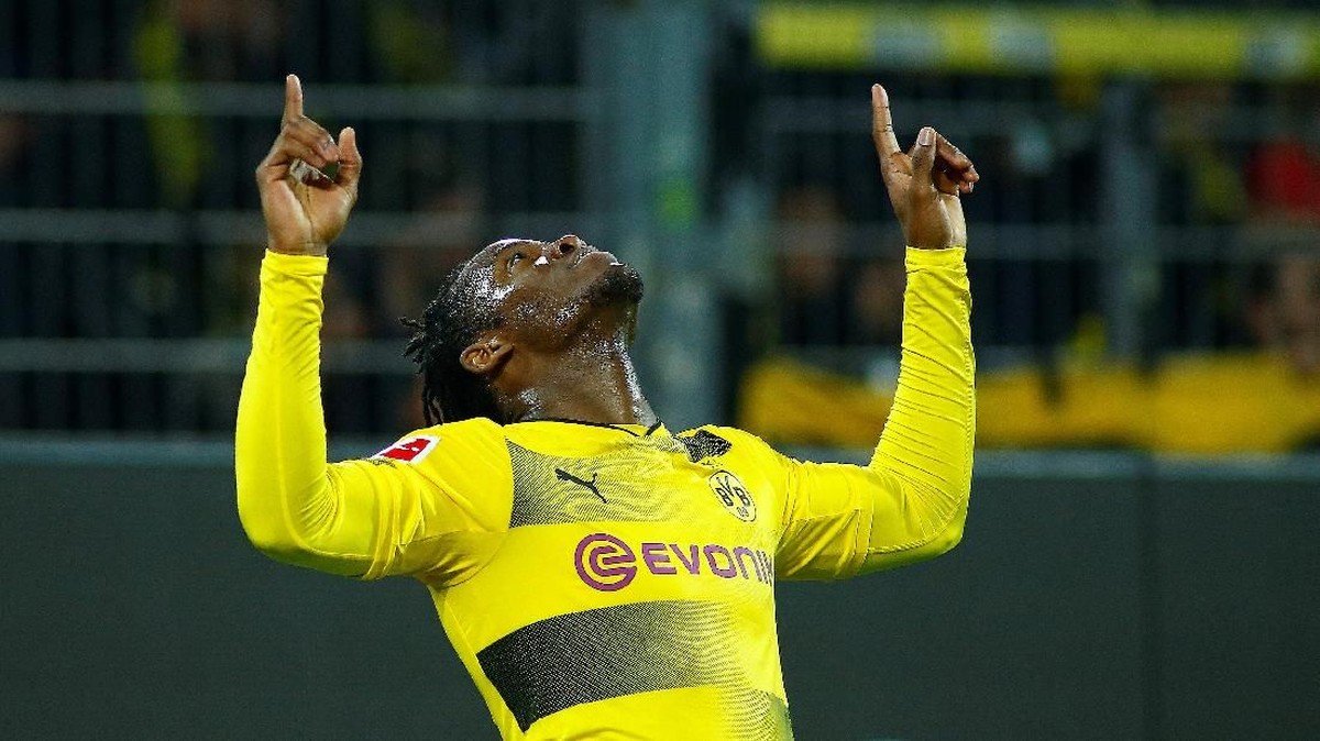 Michy Batshuayi sudah mencetak 8 gol dalam 11 pertandingan bersama Borussia Dortmund (Foto: Thilo Schmuelgen/Reuters)