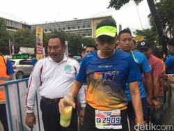 Anies Diet Karbo, Sandi Uno Andalkan Infused Water