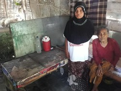 Cerita Mbah Lami, Janda Tua yang Tinggal Seatap dengan Kambing
