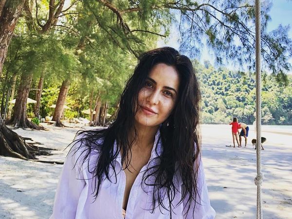 Foto: Si Cantik Katrina Kaif dan Liburan Pantai