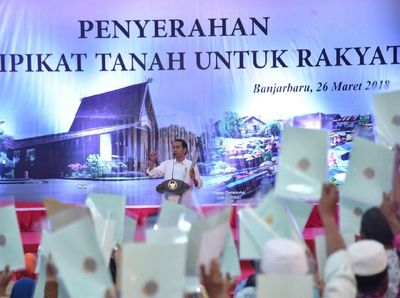 Saat Jokowi Minta Sertifikat Diangkat Sebagai Bukti Bukan Ngibul