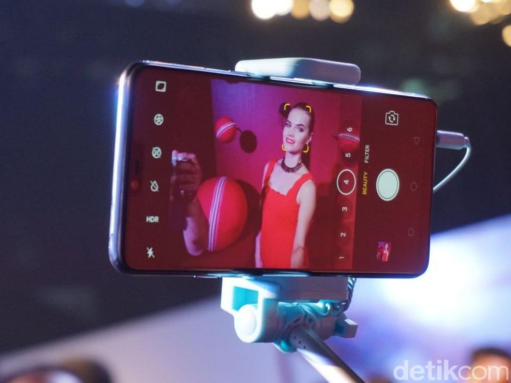 Kamera Selfie Pintar Tak Cuma Poles Muka
