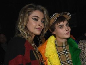 Cara Delevingne dan Paris Jackson Dikabarkan Pacaran