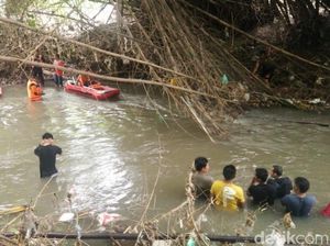 Bocah Terseret Arus Sungai Saat Main Perahu Ditemukan Tewas