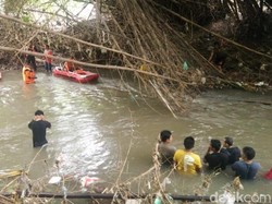 Bocah Terseret Arus Sungai Saat Main Perahu Ditemukan Tewas