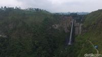 Air Terjun Sipiso-piso Difoto Pakai Drone, Indah Banget!