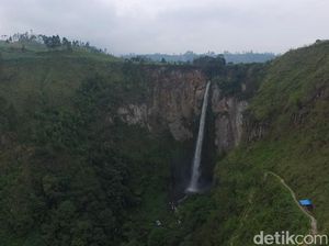 Air Terjun Sipiso-piso Difoto Pakai Drone, Indah Banget!