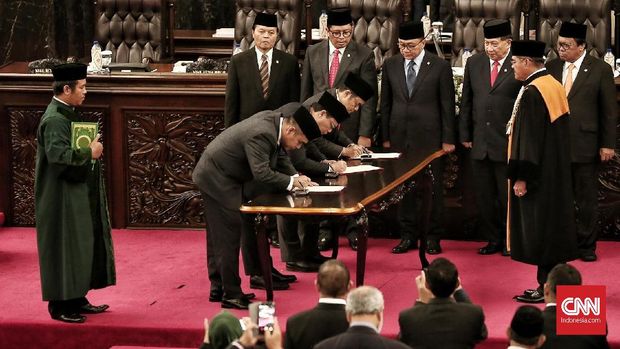 Tiga pimpinan baru MPR, yakni Ketum PKB Muhaimin Iskandar, Ahmad Basarah dari PDIP, dan Ahmad Muzani dari Partai Gerindra, Senin (26/3),