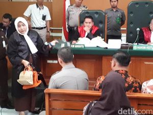 Tas Bos First Travel Dipajang Tas Bos First Travel Dipajang