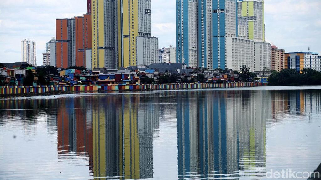 Cantiknya Kampung Warna-warni Danau Sunter Cantiknya Kampung Warna-warni Danau Sunter
