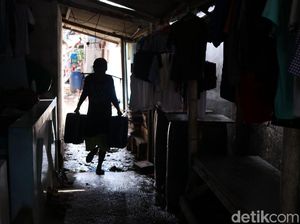 Foto: Sulitnya Air Bersih di Muara Angke Jakut