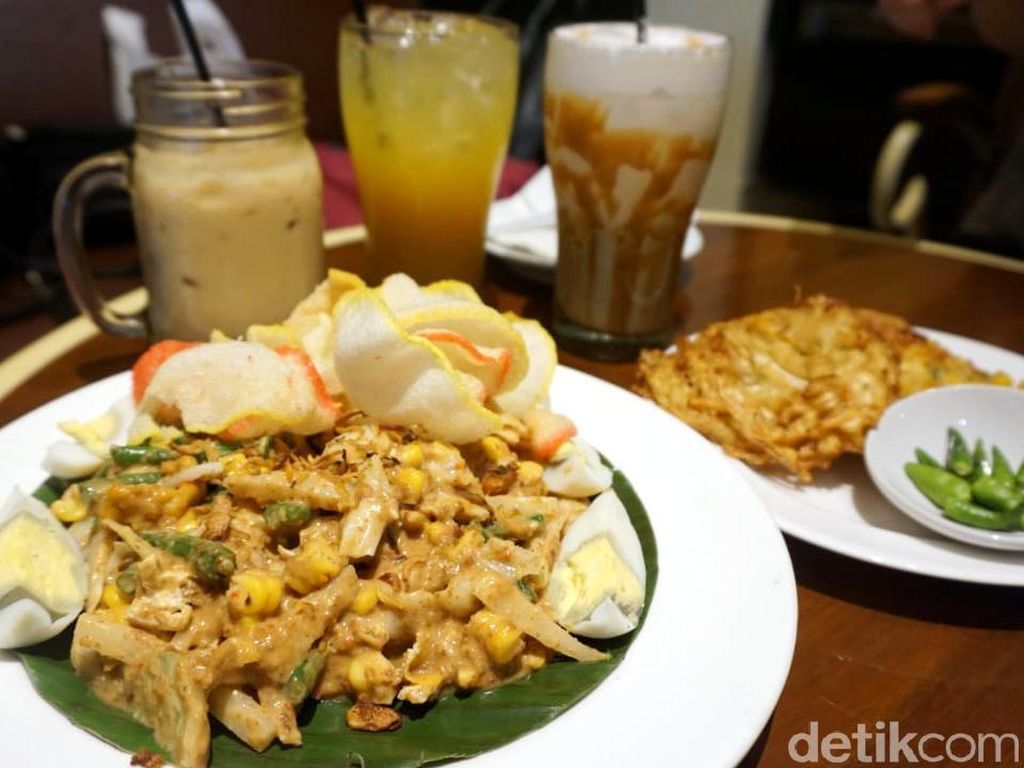 Kedai Kopi Tenong: Bersantai Sambil Cicip Gado-gado dan Es Kopi di Sini Kedai Kopi Tenong: Bersantai Sambil Cicip Gado-gado dan Es Kopi di Sini