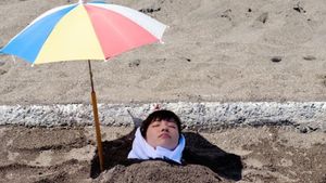Foto: Terapi Kubur Pasir Hitam Jepang