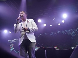 Kenangan Sandhy Sondoro yang Sempat Kena Omel David Foster