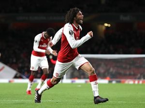 Hiiy... Ada Mayat di Teras Rumah Mohamed Elneny Hiiy... Ada Mayat di Teras Rumah Mohamed Elneny