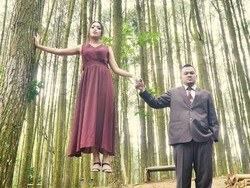 pegang erat tanganku